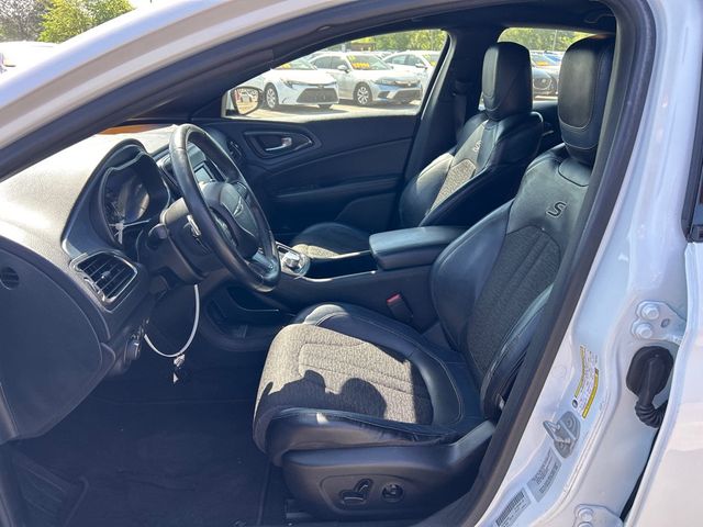 2015 Chrysler 200 4dr Sedan S FWD - 23014004 - 7