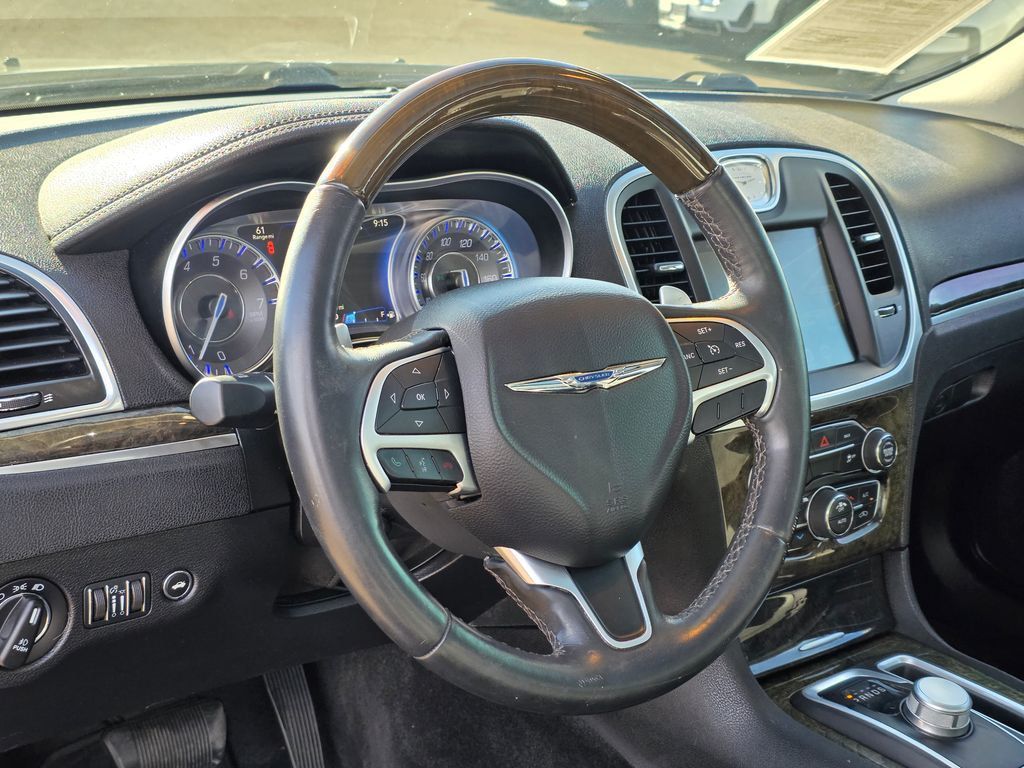 2015 Chrysler 300 4dr Sedan 300C RWD - 22999848 - 13