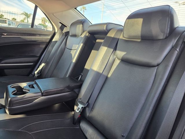 2015 Chrysler 300 4dr Sedan 300C RWD - 22999848 - 17