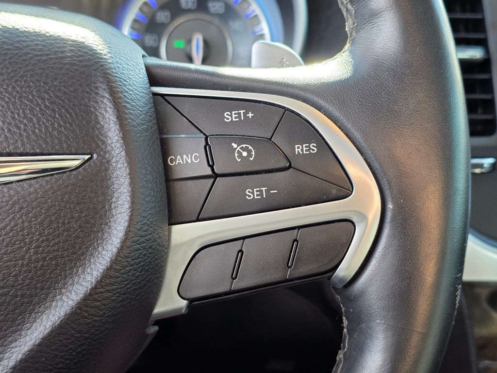 2015 Chrysler 300 4dr Sedan 300C RWD - 22999848 - 28