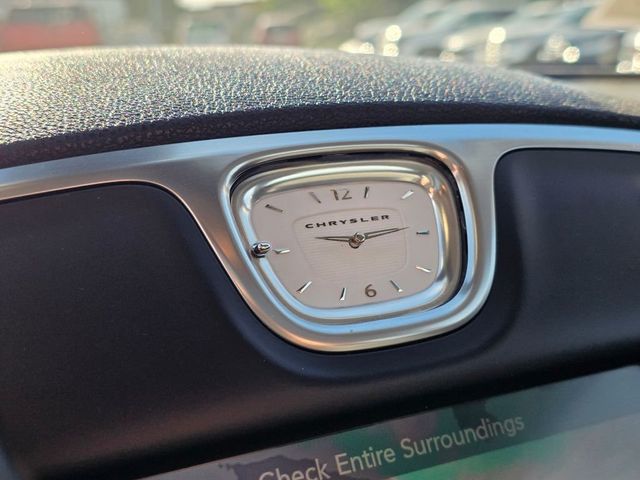 2015 Chrysler 300 4dr Sedan 300C RWD - 22999848 - 30