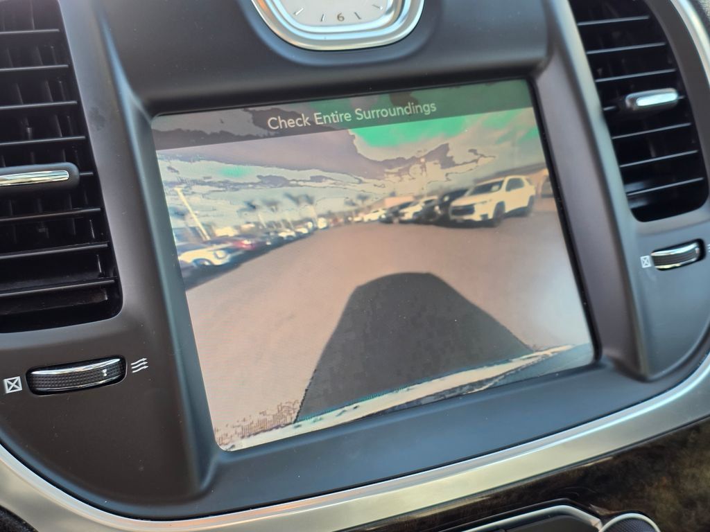 2015 Chrysler 300 4dr Sedan 300C RWD - 22999848 - 31