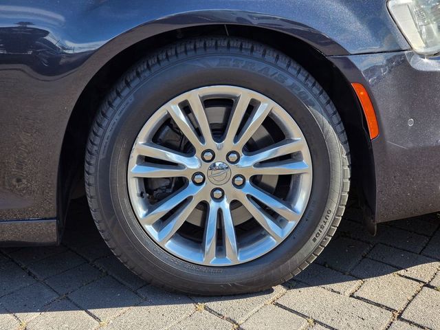 2015 Chrysler 300 4dr Sedan 300C RWD - 22999848 - 7