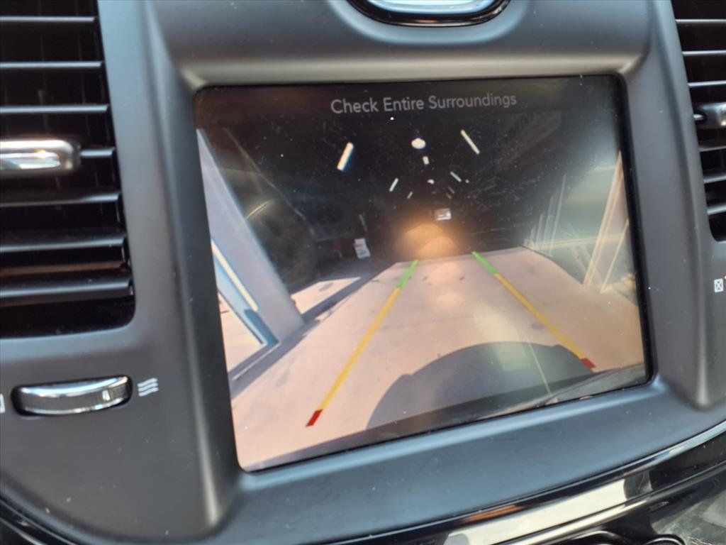 2015 Chrysler 300 4dr Sedan 300S AWD - 22937640 - 10