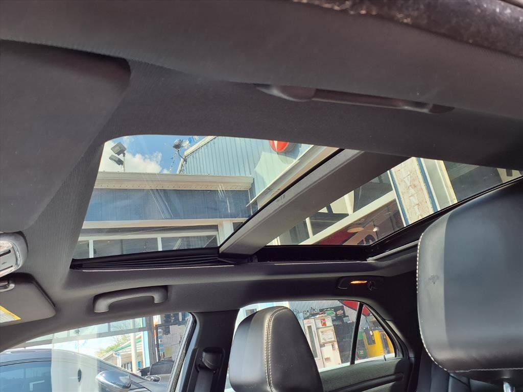 2015 Chrysler 300 4dr Sedan 300S AWD - 22937640 - 16