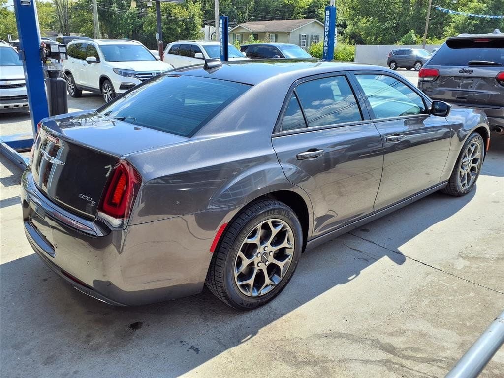 2015 Chrysler 300 4dr Sedan 300S AWD - 22937640 - 1