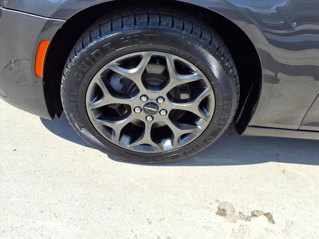 2015 Chrysler 300 4dr Sedan 300S AWD - 22937640 - 4