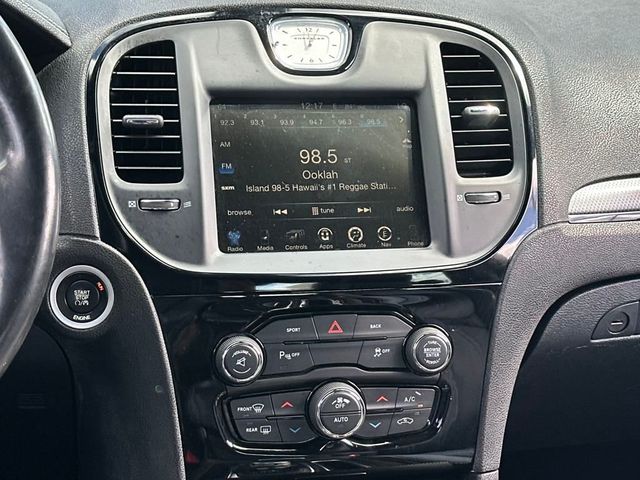 2015 Chrysler 300 4dr Sedan 300S RWD - 22940735 - 15