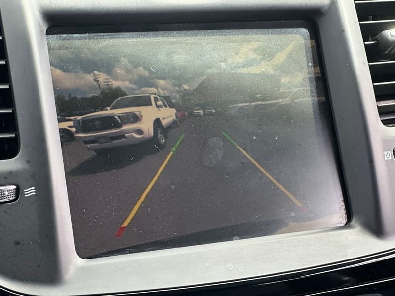 2015 Chrysler 300 4dr Sedan 300S RWD - 22940735 - 16