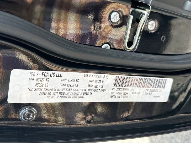 2015 Chrysler 300 4dr Sedan 300S RWD - 22940735 - 21