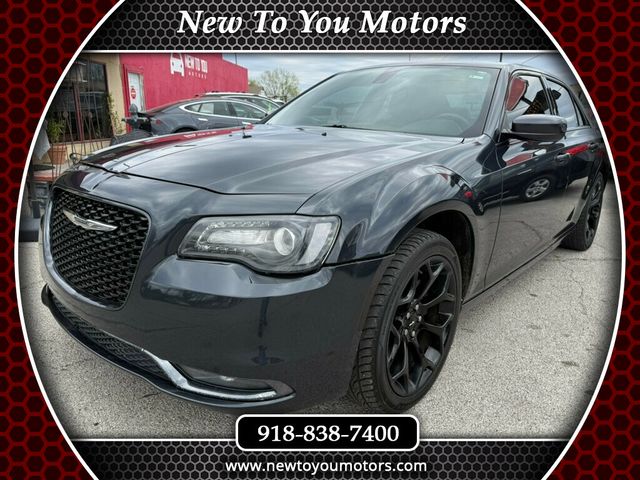 2015 Chrysler 300 4dr Sedan 300S RWD - 23004921 - 0
