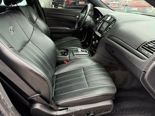 2015 Chrysler 300 4dr Sedan 300S RWD - 23004921 - 9