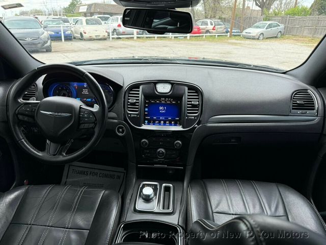 2015 Chrysler 300 4dr Sedan 300S RWD - 23004921 - 11