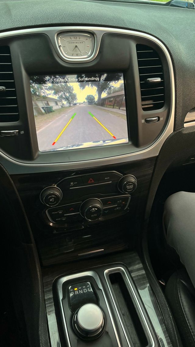 2015 Chrysler 300 4dr Sedan Limited RWD - 22853905 - 13