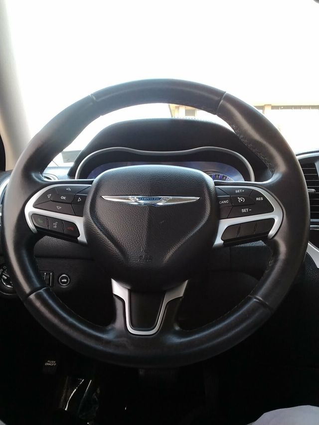 2015 Chrysler 300 4dr Sedan Limited RWD - 23004228 - 14