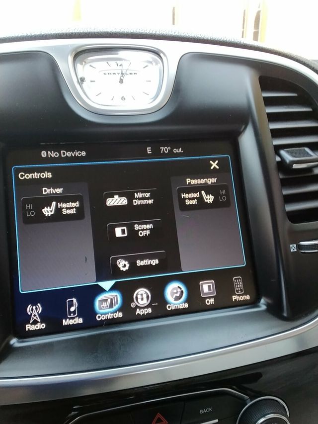 2015 Chrysler 300 4dr Sedan Limited RWD - 23004228 - 18