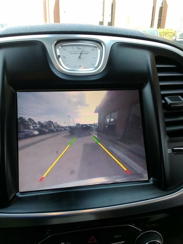 2015 Chrysler 300 4dr Sedan Limited RWD - 23004228 - 19