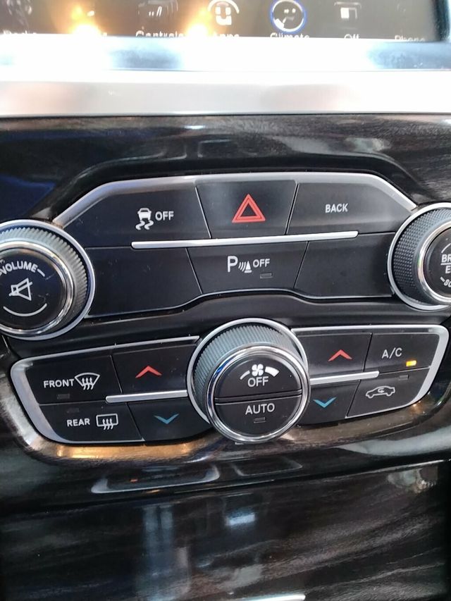 2015 Chrysler 300 4dr Sedan Limited RWD - 23004228 - 20