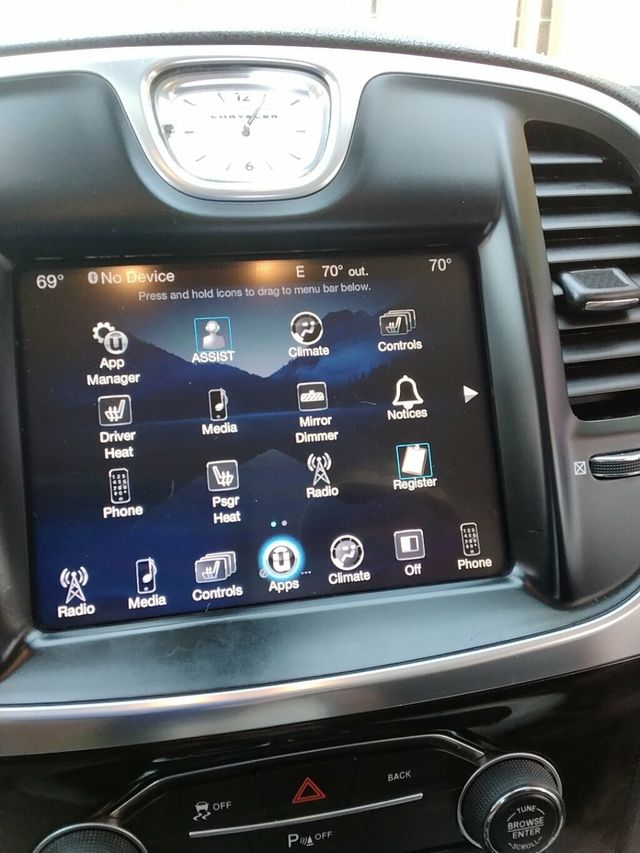 2015 Chrysler 300 4dr Sedan Limited RWD - 23004228 - 22