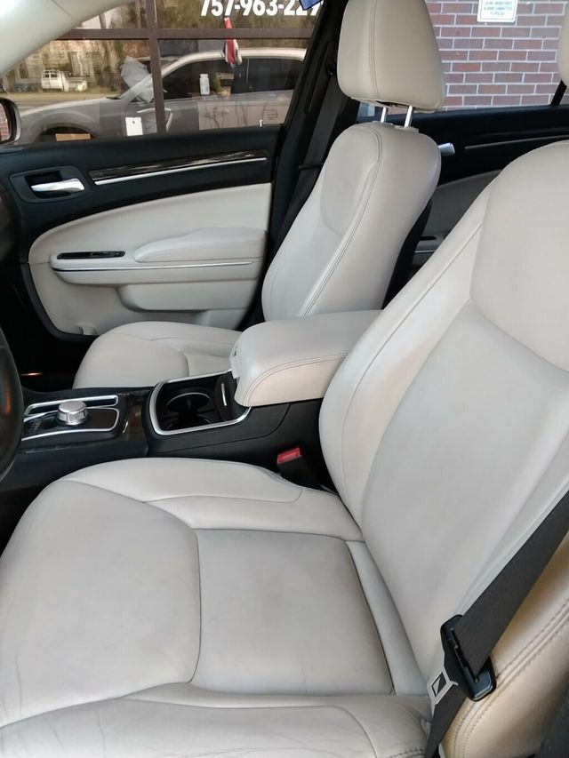 2015 Chrysler 300 4dr Sedan Limited RWD - 23004228 - 6