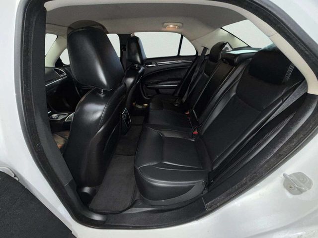 2015 Chrysler 300 4dr Sedan Limited RWD - 22989113 - 20