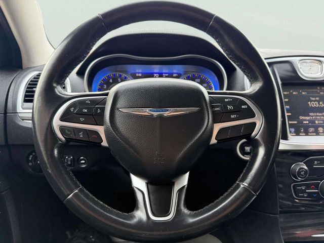 2015 Chrysler 300 4dr Sedan Limited RWD - 22989113 - 30