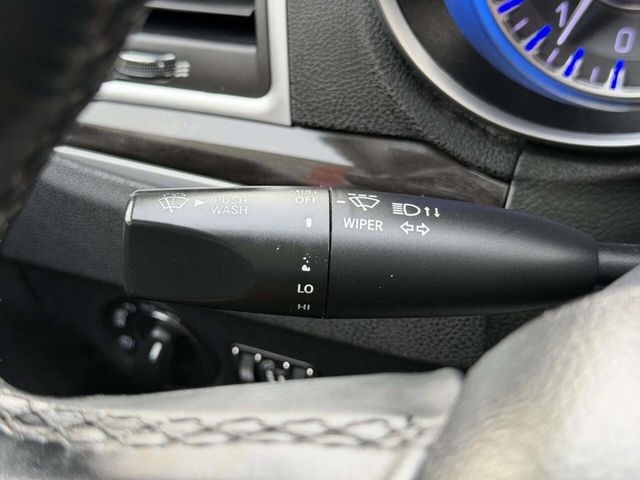 2015 Chrysler 300 4dr Sedan Limited RWD - 22989113 - 33