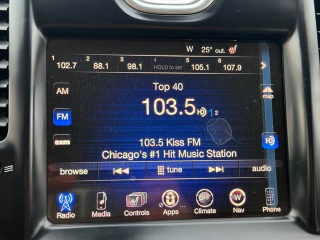 2015 Chrysler 300 4dr Sedan Limited RWD - 22989113 - 36