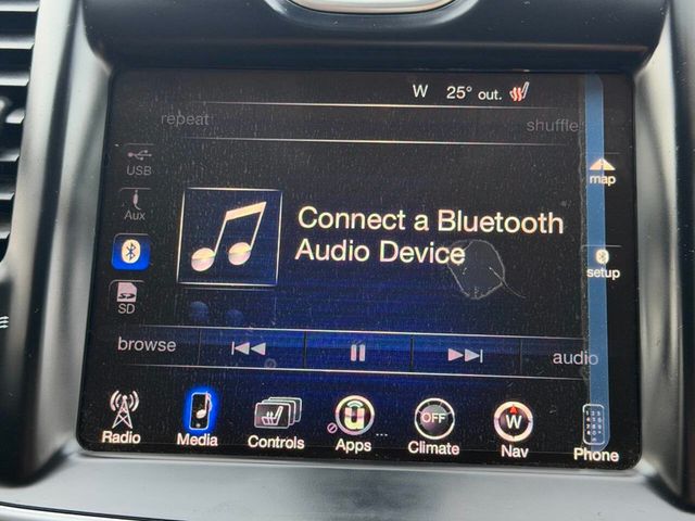 2015 Chrysler 300 4dr Sedan Limited RWD - 22989113 - 37