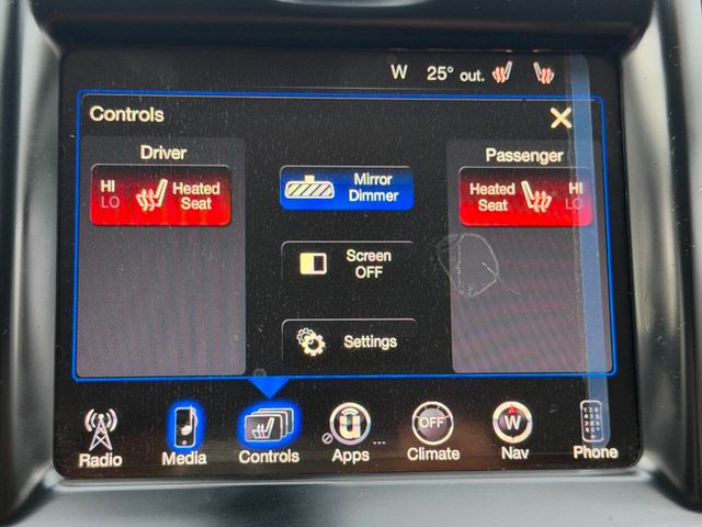 2015 Chrysler 300 4dr Sedan Limited RWD - 22989113 - 38