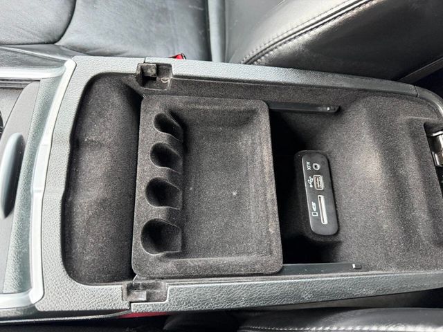 2015 Chrysler 300 4dr Sedan Limited RWD - 22989113 - 51