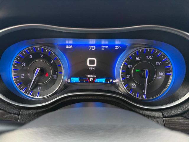 2015 Chrysler 300 4dr Sedan Limited RWD - 22989113 - 52