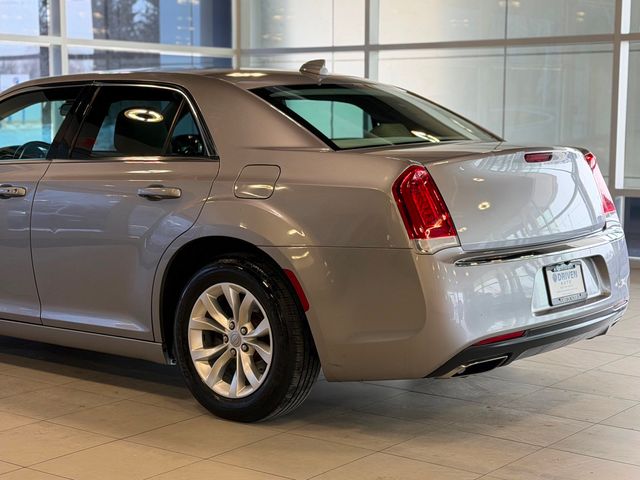 2015 Chrysler 300 4dr Sedan Limited RWD - 22999609 - 12