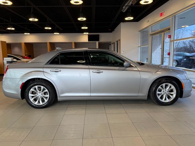2015 Chrysler 300 4dr Sedan Limited RWD - 22999609 - 14