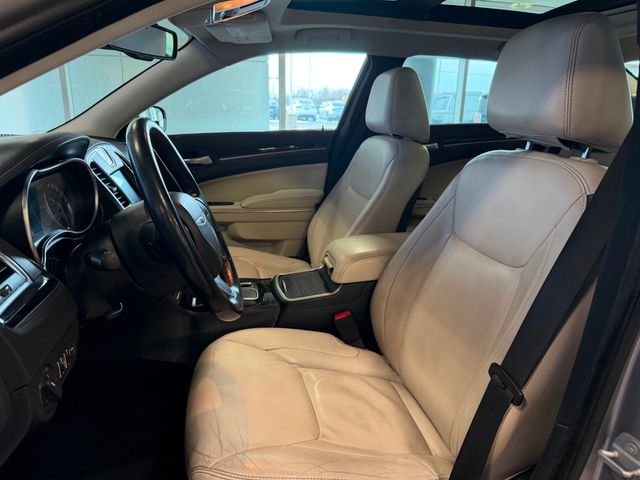 2015 Chrysler 300 4dr Sedan Limited RWD - 22999609 - 18