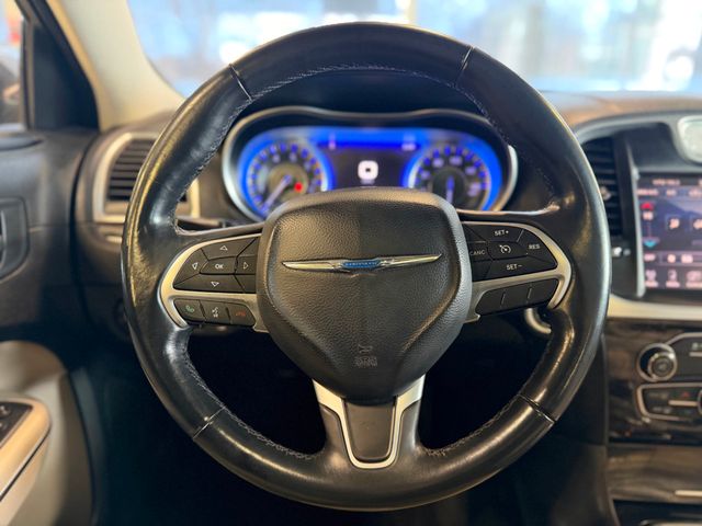 2015 Chrysler 300 4dr Sedan Limited RWD - 22999609 - 23