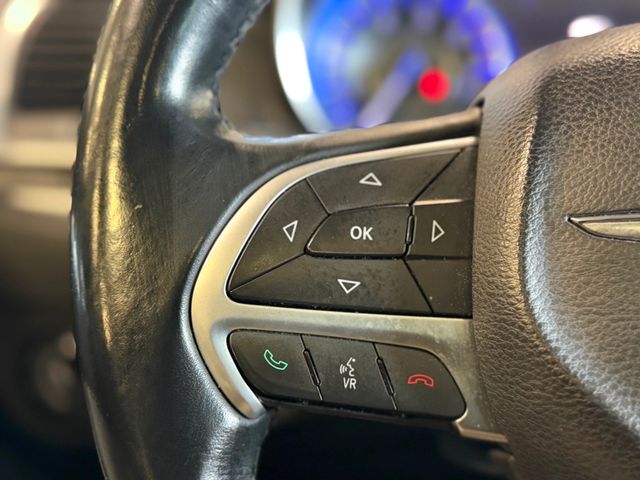 2015 Chrysler 300 4dr Sedan Limited RWD - 22999609 - 24