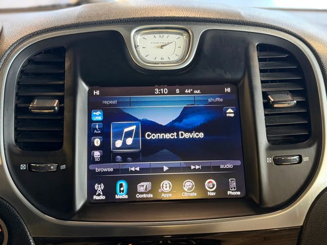 2015 Chrysler 300 4dr Sedan Limited RWD - 22999609 - 29