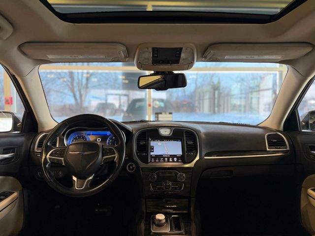 2015 Chrysler 300 4dr Sedan Limited RWD - 22999609 - 37