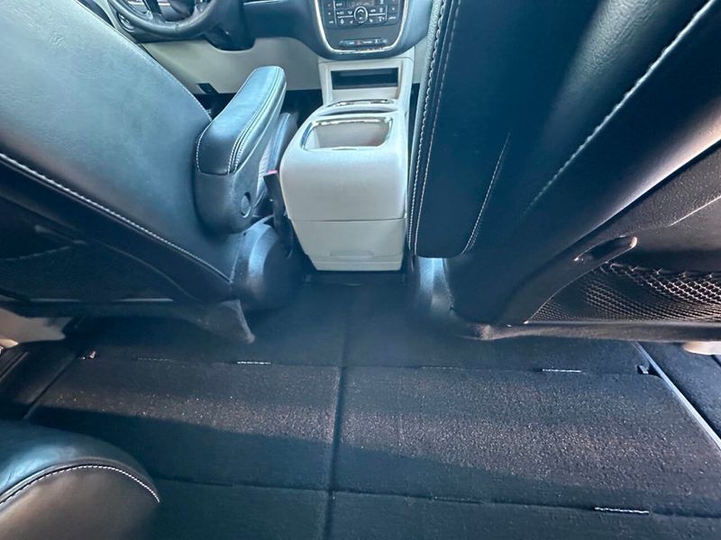 2015 Chrysler Town & Country 4dr Wagon Limited - 22925111 - 23