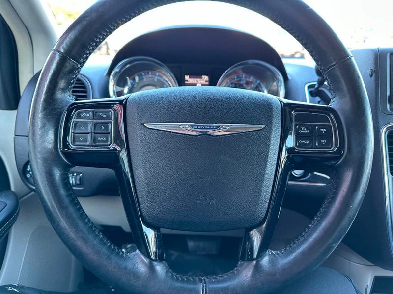 2015 Chrysler Town & Country 4dr Wagon Limited - 22925111 - 33