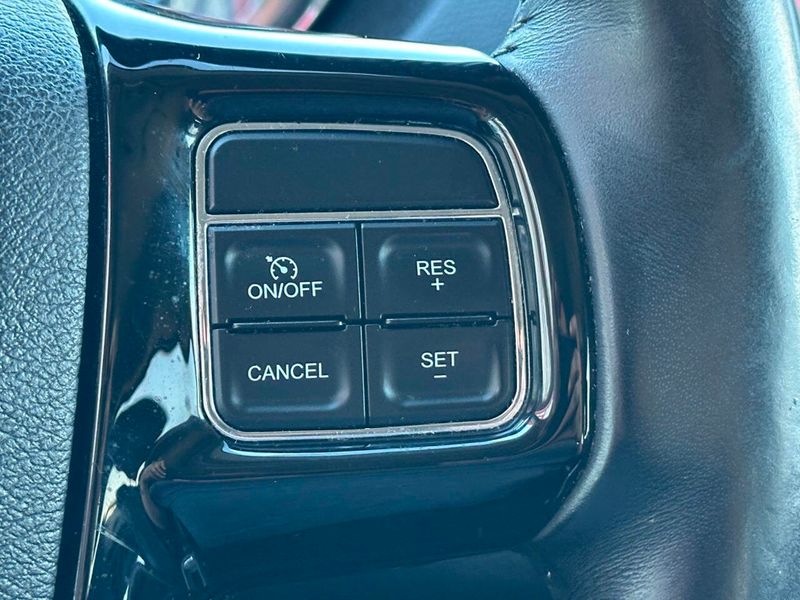 2015 Chrysler Town & Country 4dr Wagon Limited - 22925111 - 34