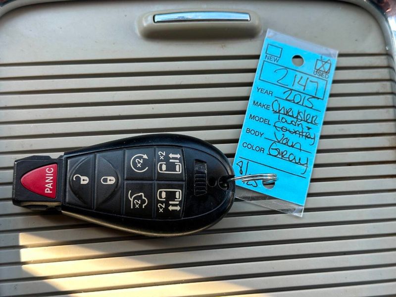 2015 Chrysler Town & Country 4dr Wagon Limited - 22925111 - 50