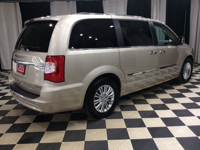 2015 Chrysler Town & Country 4dr Wagon Limited Platinum - 22412424 - 5