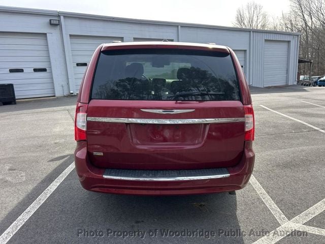 2015 Chrysler Town & Country 4dr Wagon Touring - 22980712 - 11
