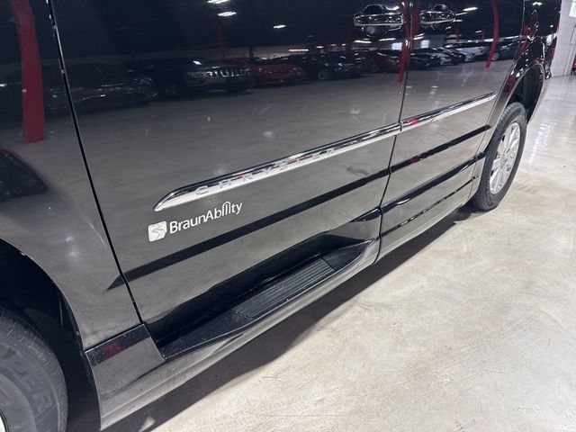 2015 Chrysler Town & Country 4dr Wagon Touring - 23002443 - 9
