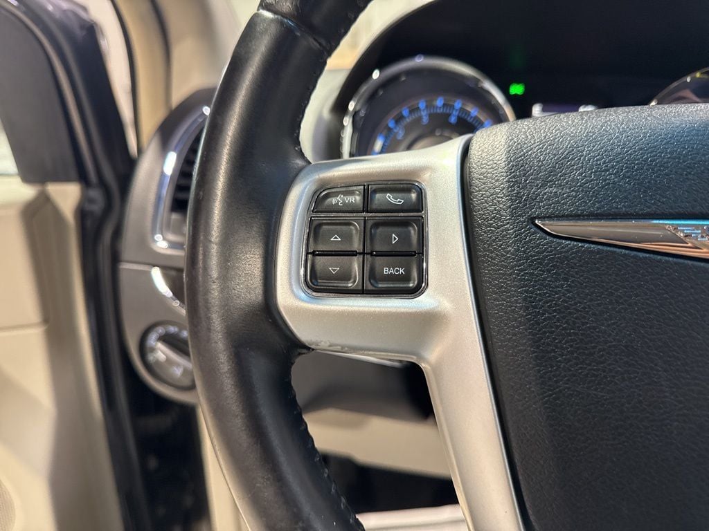 2015 Chrysler Town & Country 4dr Wagon Touring - 23002443 - 14