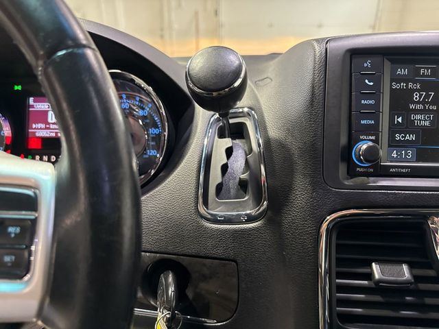 2015 Chrysler Town & Country 4dr Wagon Touring - 23002443 - 17
