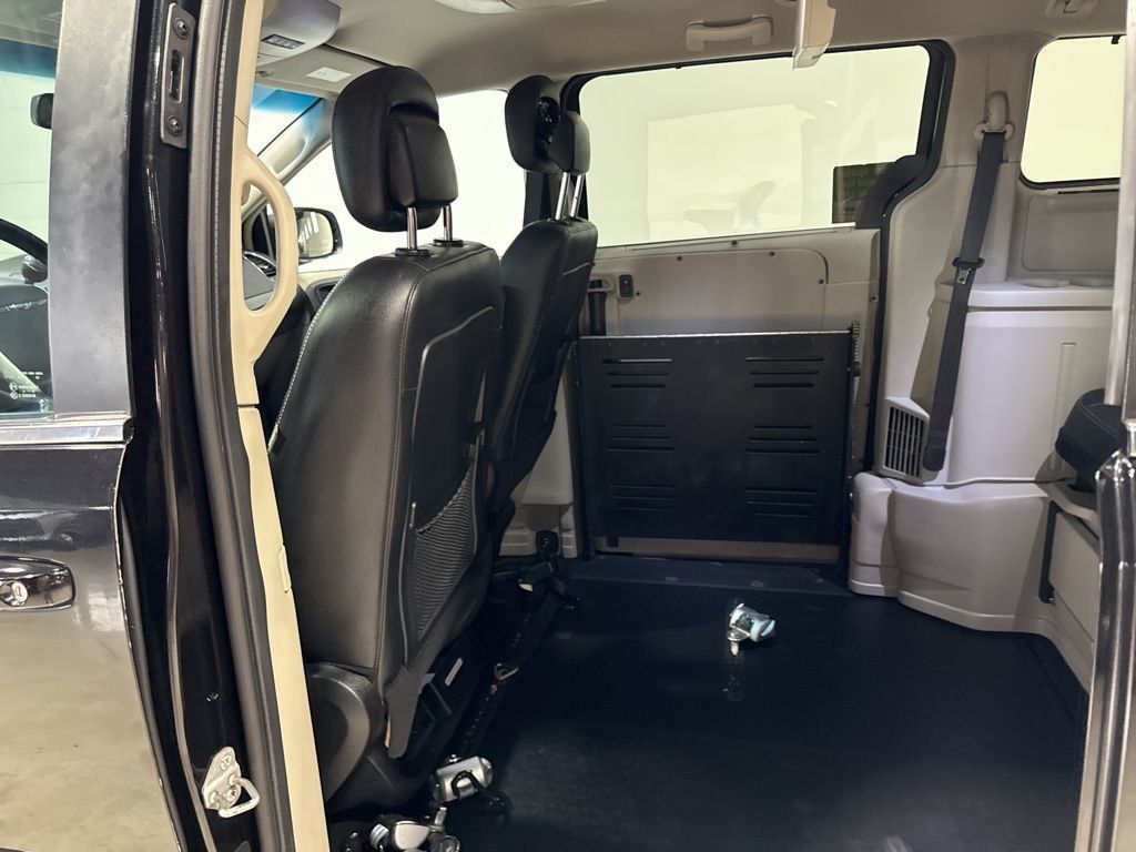 2015 Chrysler Town & Country 4dr Wagon Touring - 23002443 - 27