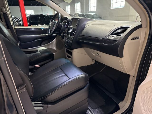 2015 Chrysler Town & Country 4dr Wagon Touring - 23002443 - 40